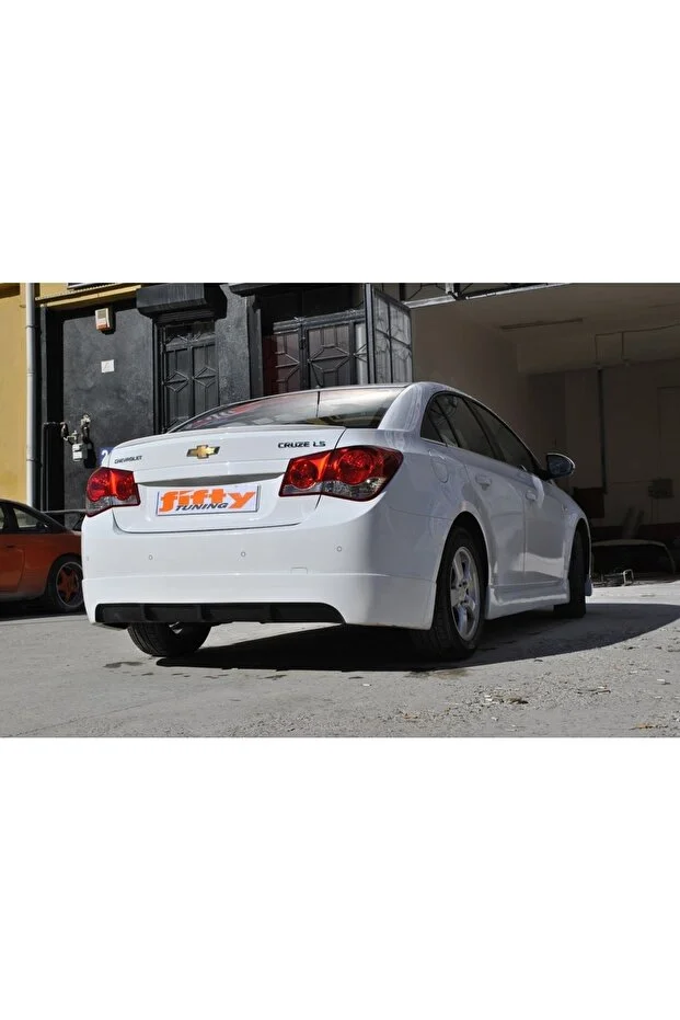 Fifty Tunning CHEVROLET CRUZE Uyumlu ARKA TAMPON EKİ FİBERGLASS BOYASIZ